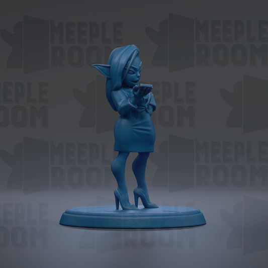 A blue figurine of a woman with a serious expression is standing on a blue base against a gray background with repeated "MEIPLLE ROOM" text.