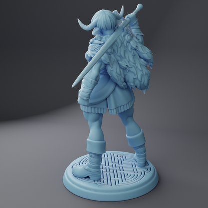 A 3D model of a warrior figure holding a sword and a large feathered weapon, standing on a circular base.