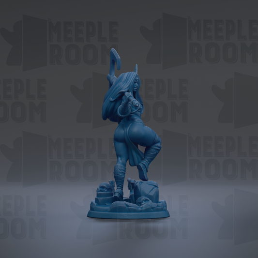 A blue figurine of a woman with a sword stands on a base against a dark background with repeated "MEIPLE ROOM" text.