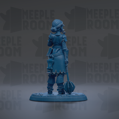 A blue figurine of a person standing in a dark background with the text "MEUPLE ROOM" repeated multiple times.