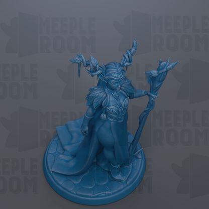 A blue figurine of a woman with horns and a flowing robe, holding a staff, is displayed against a gray background with the text "MEIPLLE ROOM" repeated multiple times.